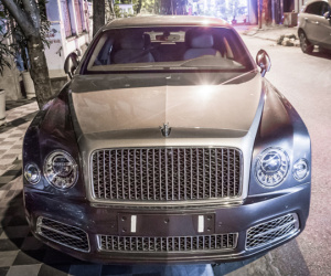 Sedan siêu sang Bentley Mulsanne EWB 2017 đầu tiên tại HN