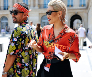 Sơ mi hoạ tiết lên ngôi tại street style tuần lễ thời trang nam giới 2018