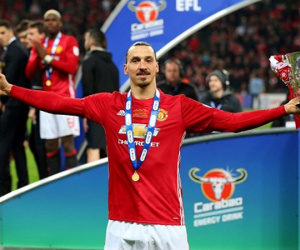 Atletico Madrid xác nhận liên hệ Ibrahimovic trong tháng Một