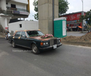 Hà Nội: Hàng hiếm Rolls-Royce Silver Spirit Mark I làm xe dâu