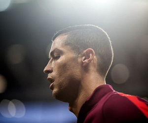Ronaldo xác nhận có con sinh đôi nhờ đẻ thuê