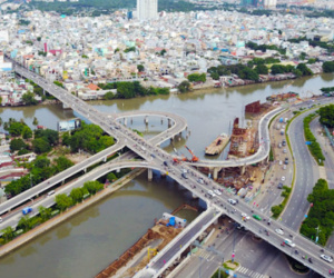 Thông xe 2 nhánh cầu Nguyễn Văn Cừ giảm ùn tắc trung tâm TP HCM