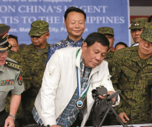 Trung Quốc tặng Philippines hàng nghìn súng để đối phó phiến quân