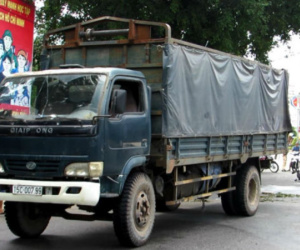 Truy tìm tài xế lái xe tải bỏ trốn sau tai nạn chết người