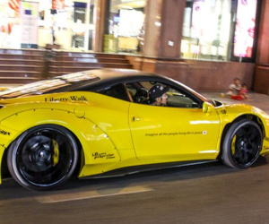 Cận cảnh "siêu phẩm" Ferrari 458 Italia độ Liberty Walk đầu tiên tại Việt Nam
