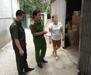 Dán cáo phó, phát nhạc đám hiếu để đòi nợ