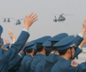 Phi công Trung Quốc "học vẹt" tiếng Anh để lái máy bay