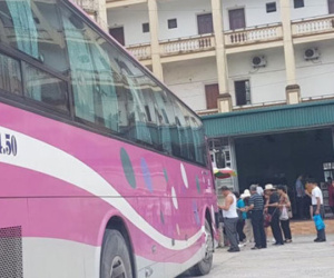 Các cửa hàng "chỉ phục vụ khách Trung Quốc" lại đồng loạt mở cửa