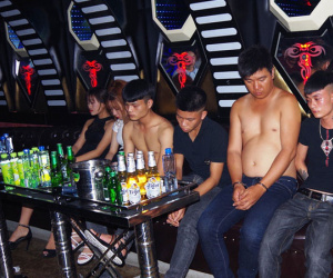 Hà Nam: Bắt 9 đối tượng “bay lắc” trong quán Karaoke Thanh Hà Club