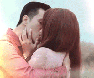 "Sống chung với mẹ chồng" kết thúc với nụ hôn ngọt ngào của Vân và Sơn