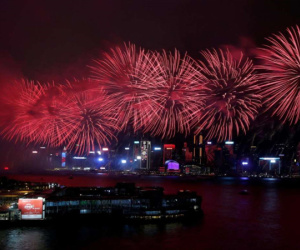 Rực rỡ pháo hoa kỷ niệm 20 năm Hong Kong được trao trả