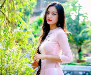 Thiếu nữ 18 tuổi duyên dáng trong tà áo dài được dân mạng khen ngợi