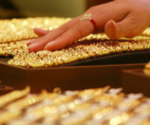 Giá vàng hôm nay 3/7: Im lặng chờ thời, găm tiền đợi biến