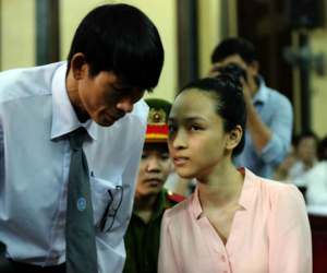 Luật sư bào chữa cho Phương Nga tự khóa tài khoản Facebook