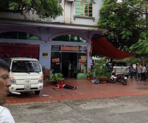 Phát hiện thanh niên tử vong trước cửa nhà nghỉ