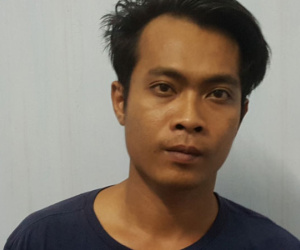 Chồng chặn đường đâm chết vợ vì ghen