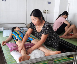 Cô giáo trẻ bị liệt nửa người sau một mũi tiêm vào mông, chưa tìm ra nguyên nhân
