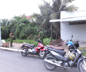 Một nam thanh niên bị truy sát, chém gần đứt lìa chân