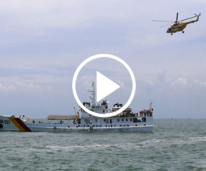 Video: Tiêm kích Su 30 cùng tàu hải quân diễn tập cứu nạn trên biển