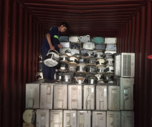Bắt giữ hàng chục container hàng cấm trị giá hơn 10 tỷ