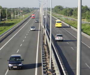 Thủ tướng: Phải công bố suất đầu tư làm 1km đường để xem đắt hay rẻ