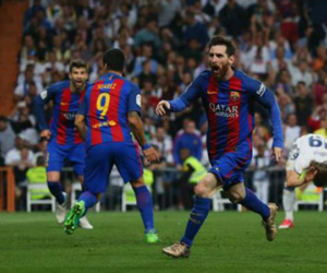 Messi gia hạn với Barca tới năm 2021