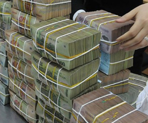 Mỗi năm, nền kinh tế trả 200.000 tỉ đồng lãi ngân hàng
