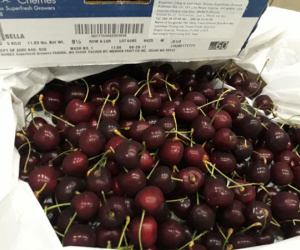 Cherry Trung Quốc giá 120.000 đồng một kg tràn ngập chợ mạng