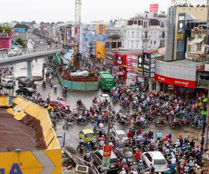Cửa ngõ sân bay Tân Sơn Nhất lại hỗn loạn do thi công cầu vượt