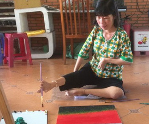 15 tuổi mới học lớp 1, cô gái khuyết tật tứ chi vẫn tốt nghiệp đại học
