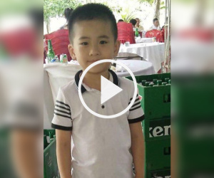 Video: Bố cháu bé bị bắt cóc rơi nước mắt khi nhớ về con