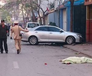 Hai xe cán bộ tông nhau, 1 phó trưởng công an huyện tử vong