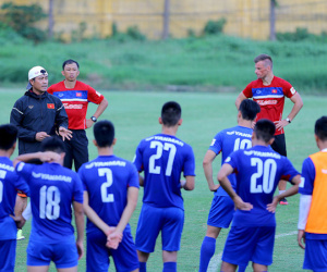 HLV Hữu Thắng nói gì khi U22 Việt Nam đối đầu Thái Lan, Indonesia tại SEA Games 29?