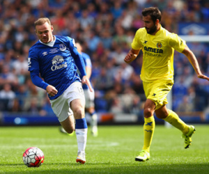 Rooney mặc đồ ngủ Everton suốt 13 năm tại Man Utd