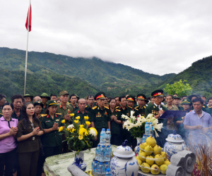 Cựu binh đội mưa thăm đồng đội yên nghỉ ở chiến trường Vị Xuyên