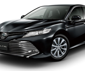 Daihatsu Altis - bản sao của Toyota Camry