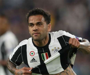 Dani Alves ngoảnh mặt với Guardiola, chuẩn bị ký với PSG