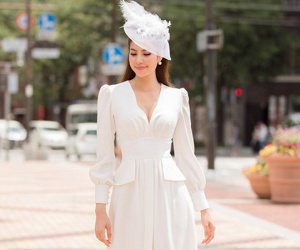 Mặc đẹp là thế mà Phạm Hương vẫn bị chỉ trích không thương tiếc