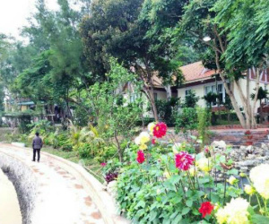 Hàng loạt công trình xây trái phép trên vịnh Bái Tử Long