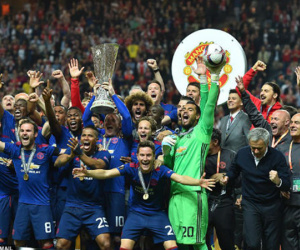 MU "hít khói" Real, Barca: Giấc mơ bá chủ vẫn còn xa vời