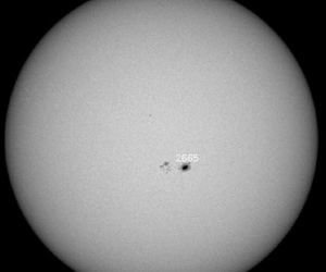 NASA phát hiện "vệt đen tử thần" trên Mặt Trời