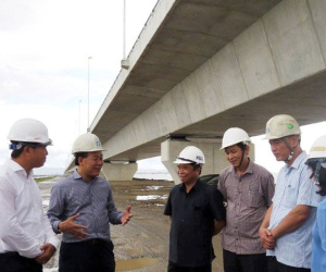 Bộ GTVT phủ nhận cầu vượt biển dài nhất bị nứt dầm
