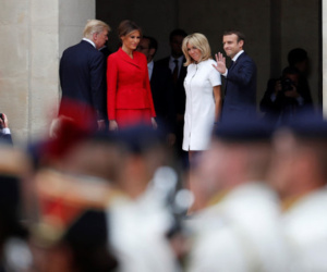 Ông Trump khen vợ ông Macron có "thân hình đẹp"