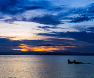 Bình minh tuyệt đẹp ở làng chài trên sông Đồng Nai