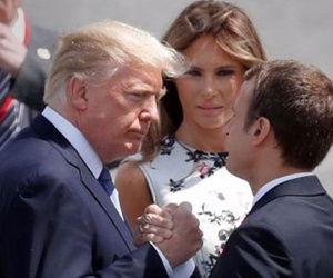 Màn "đọ quyền lực" trong cú bắt tay 29 giây của Trump và Macron