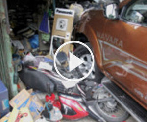 Video: Nhân chứng kể phút ôtô "điên" tông 8 xe rồi lao vào cửa hàng
