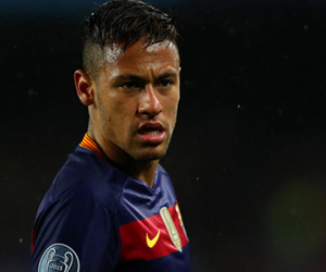 Bố Neymar gặp Chủ tịch PSG vì con trai thấy khó ở tại Barca