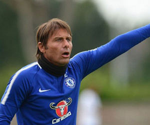 Conte bất lực trước đám kiêu binh, Chelsea bấn loạn