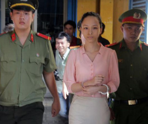 Vụ hoa hậu Phương Nga: Kiến nghị điều tra hành vi hối lộ quản giáo để thông cung
