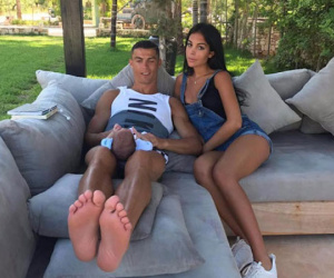 Ronaldo xác nhận bạn gái sắp sinh em bé